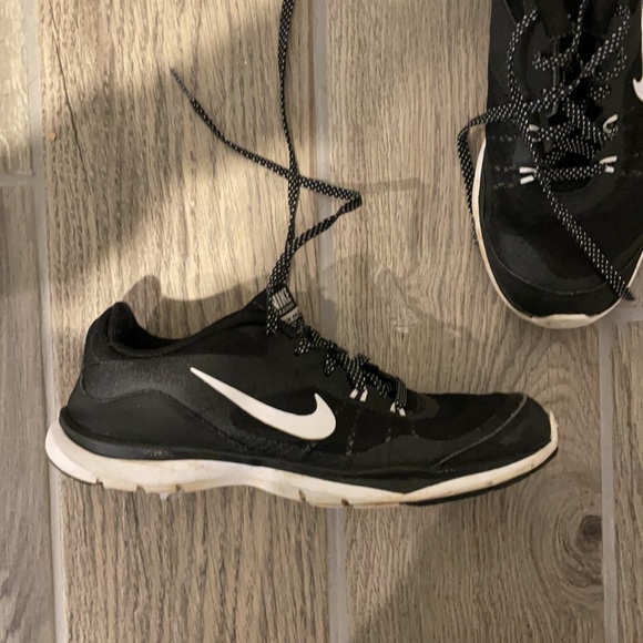 Black shoes - Picture 2 of 2